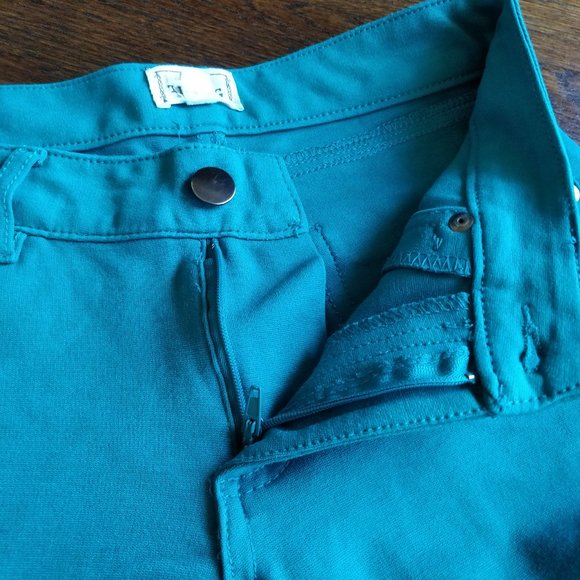 Green Skinny Pants with a lot of stretch, low rise. - Picture 10 of 11